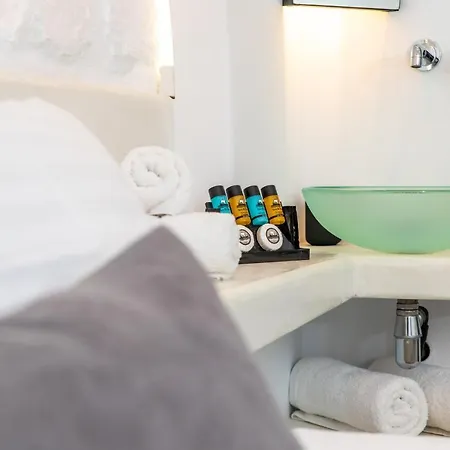Sweet Emelia Luxury Suites Apartment Naxos City